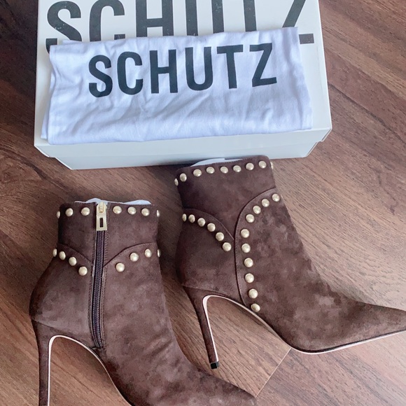 Beautiful boots - Picture 7 of 10